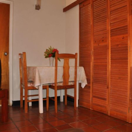 Carib Blue Apartments Oistins Buitenkant foto