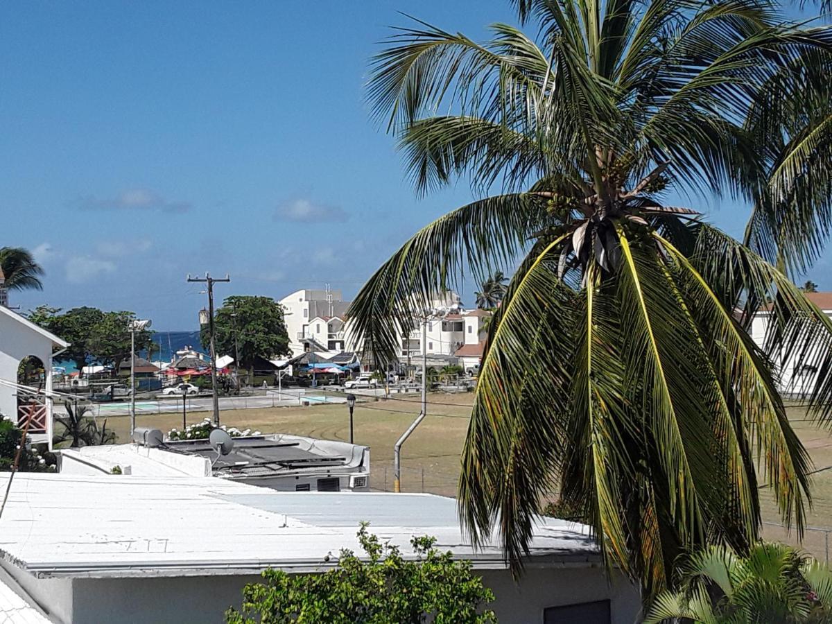 Carib Blue Apartments Oistins Buitenkant foto