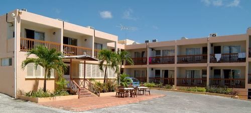 Carib Blue Apartments Oistins Buitenkant foto