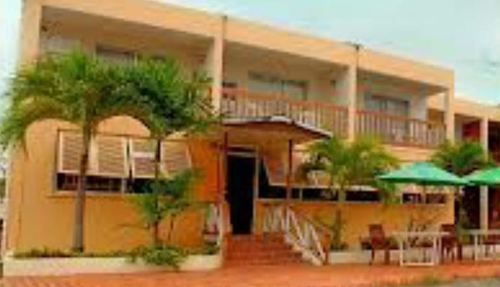 Carib Blue Apartments Oistins Buitenkant foto