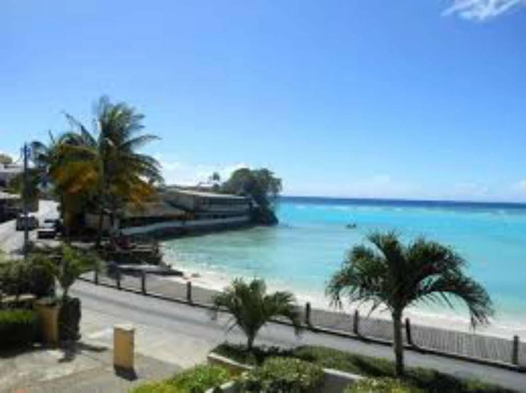 Carib Blue Apartments Oistins Buitenkant foto