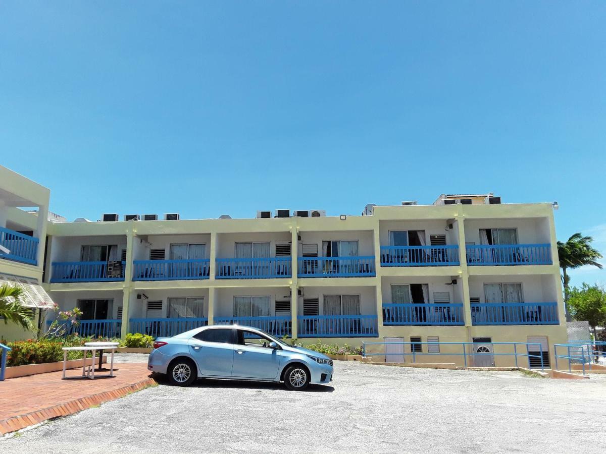 Carib Blue Apartments Oistins Buitenkant foto